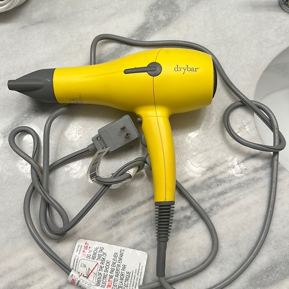 DryBar Blow Dryer Like New Condition Barely Used - FREE SHIPPING